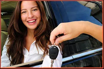 Glendale Emergency Locksmith Glendale, CA 818-351-3525 - 11-key-lock-in-car